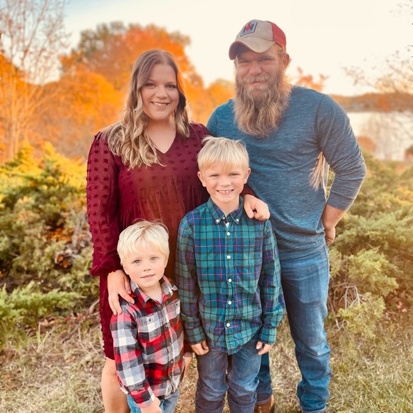 Meet your Posher, Olivia - Picture 1 of 1